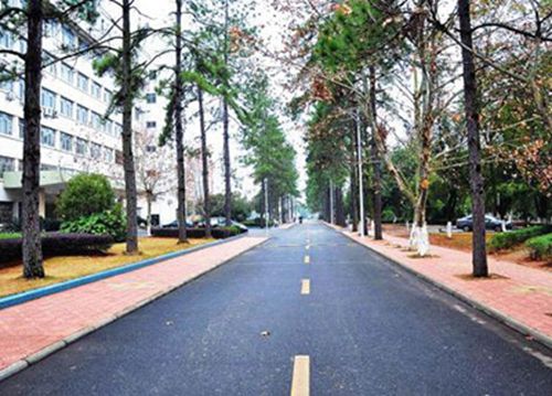 2023年江门商贸英语专业中专学校哪所好